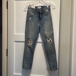 AGOLDE NWT Los Angeles Premium ripped jeans. Size 24